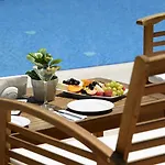 Hotel North Point 4*