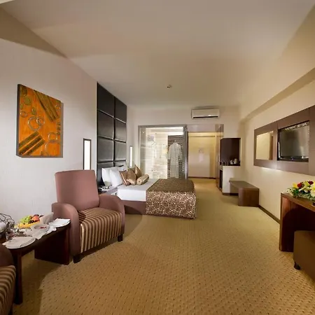 Hotel North Point 4*