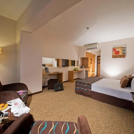 North Point 4*