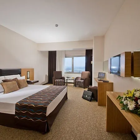 North Point 4*