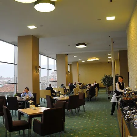 North Point 4*