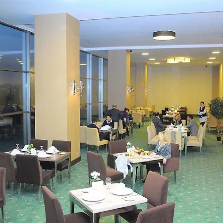 Otel North Point 4*