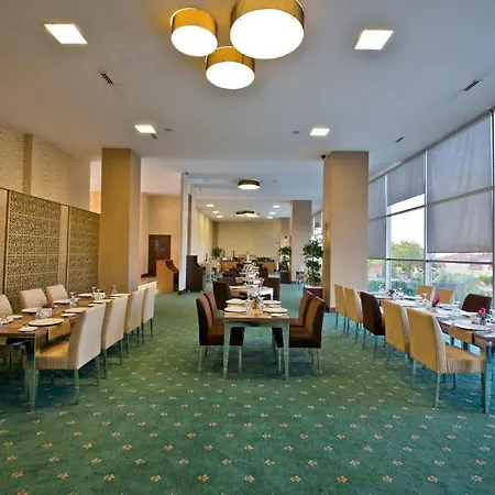 North Point 4*